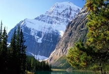 朗格莱的足球生涯为何充满争议？